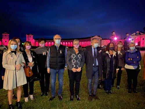 Il vicegovernatore, Riccardo Riccardi, all'accensione dell'illuminazione rosa per le barchesse della Villa Manin di Passariano nell'avvio dell'iniziativa dell'Andos, 'Ottobre rosa' 